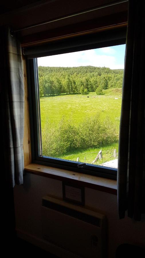 Carn Mhor Bed And Breakfast Авімор Екстер'єр фото