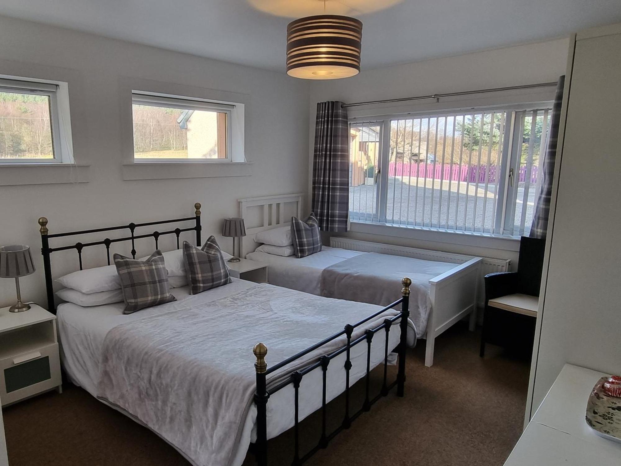 Carn Mhor Bed And Breakfast Авімор Номер фото