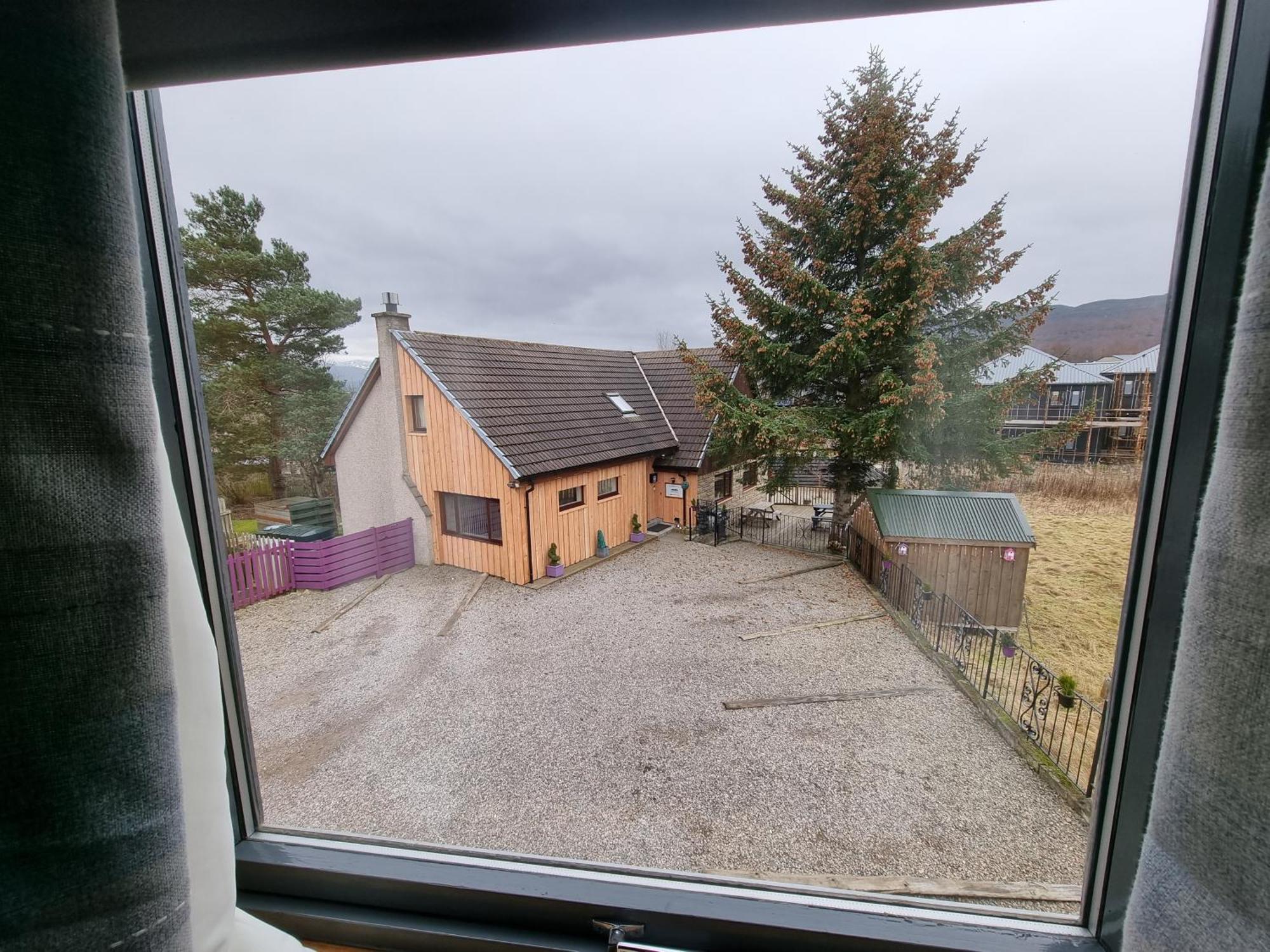 Carn Mhor Bed And Breakfast Авімор Номер фото