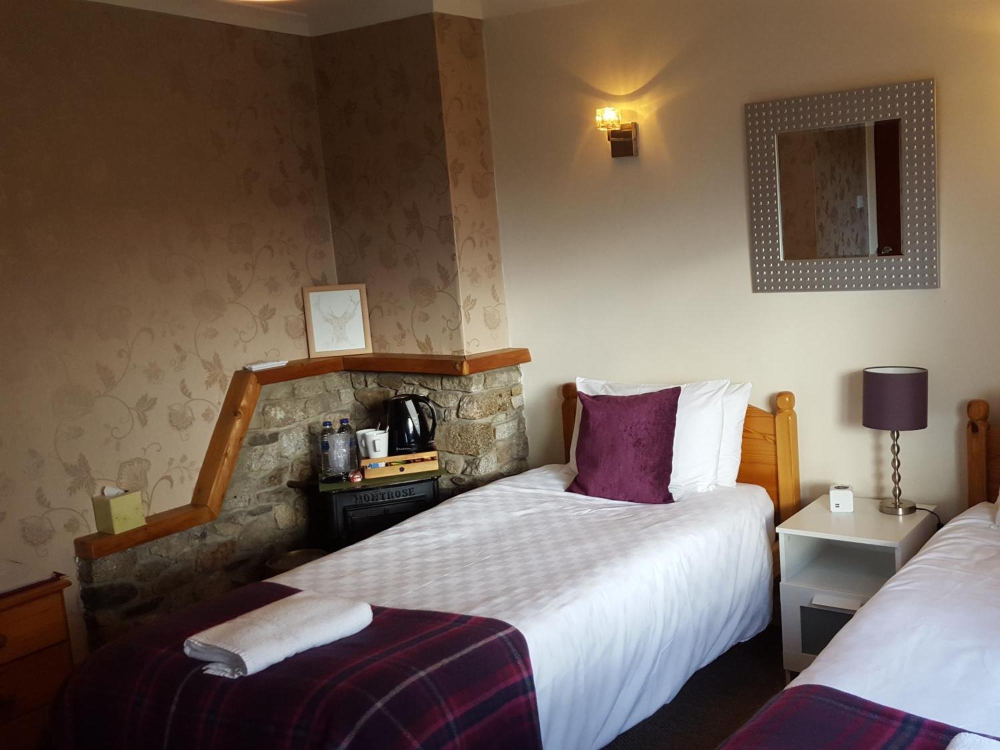 Carn Mhor Bed And Breakfast Авімор Номер фото